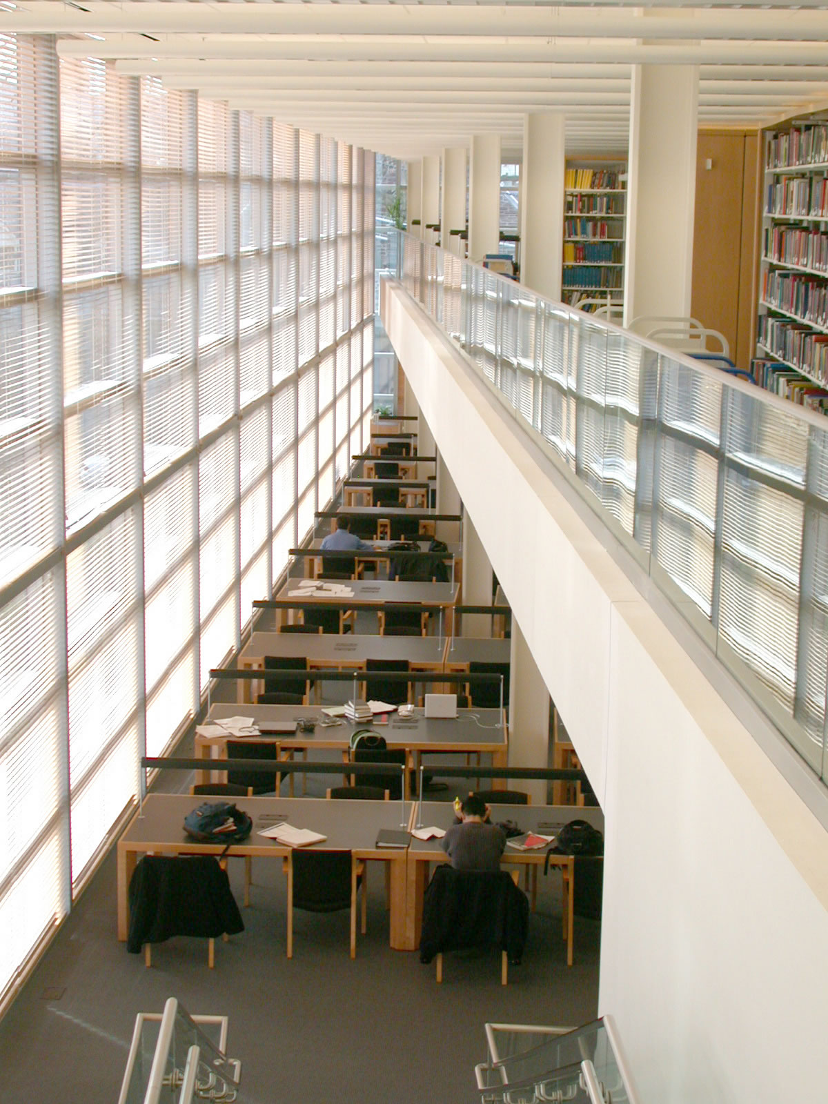 Сайт библиотека университета. Принстонский университет библиотека. Принстонский университет внутри. Библиотека в Пристонском университет. Кампус финансового университета.
