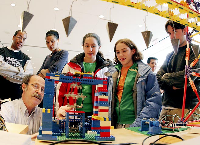 Photo of: mechanical principles demonstrated with Legos