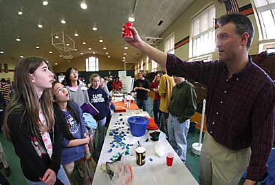 Photo of: demonstration using polymer gels